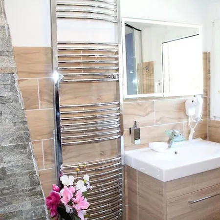Modernes In By Interhome
