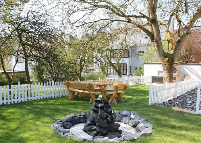 Modernes In By Interhome